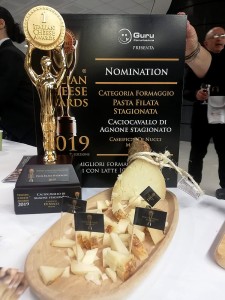 caciocavallo-di-agnone-stagionato-vince-litalian-cheese-awards-2019